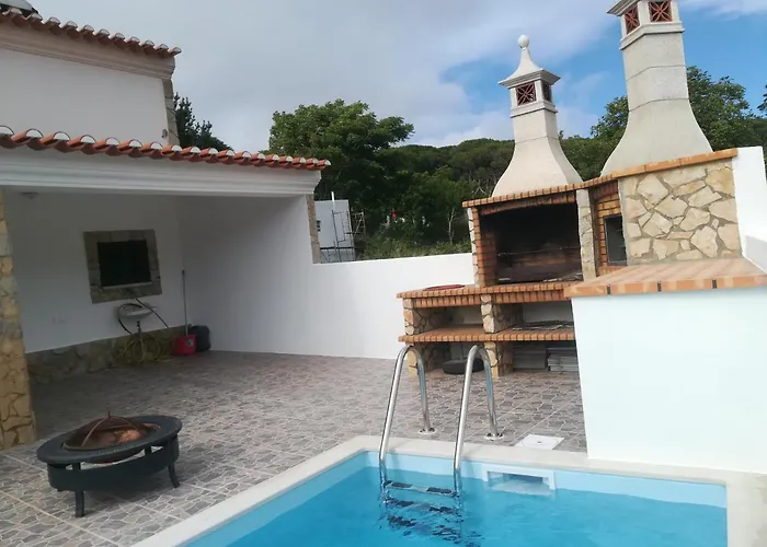 Дом отдыха Montejunto Villas-casa Do Esquilo